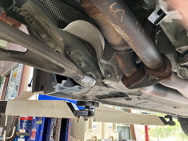 BMW�@Z4�iE85�j�@�@�t�����g���E�R���g���[���A�[���u�b�V�������@